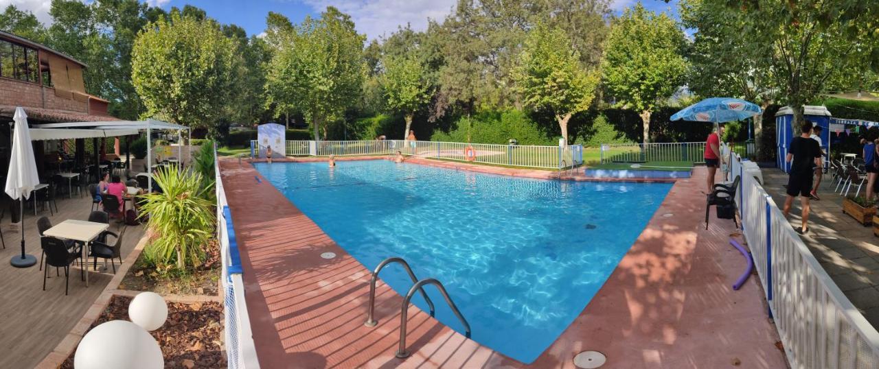 Camping El Pinajarro Hervás Екстериор снимка