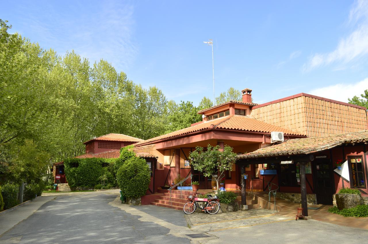 Camping El Pinajarro Hervás Екстериор снимка