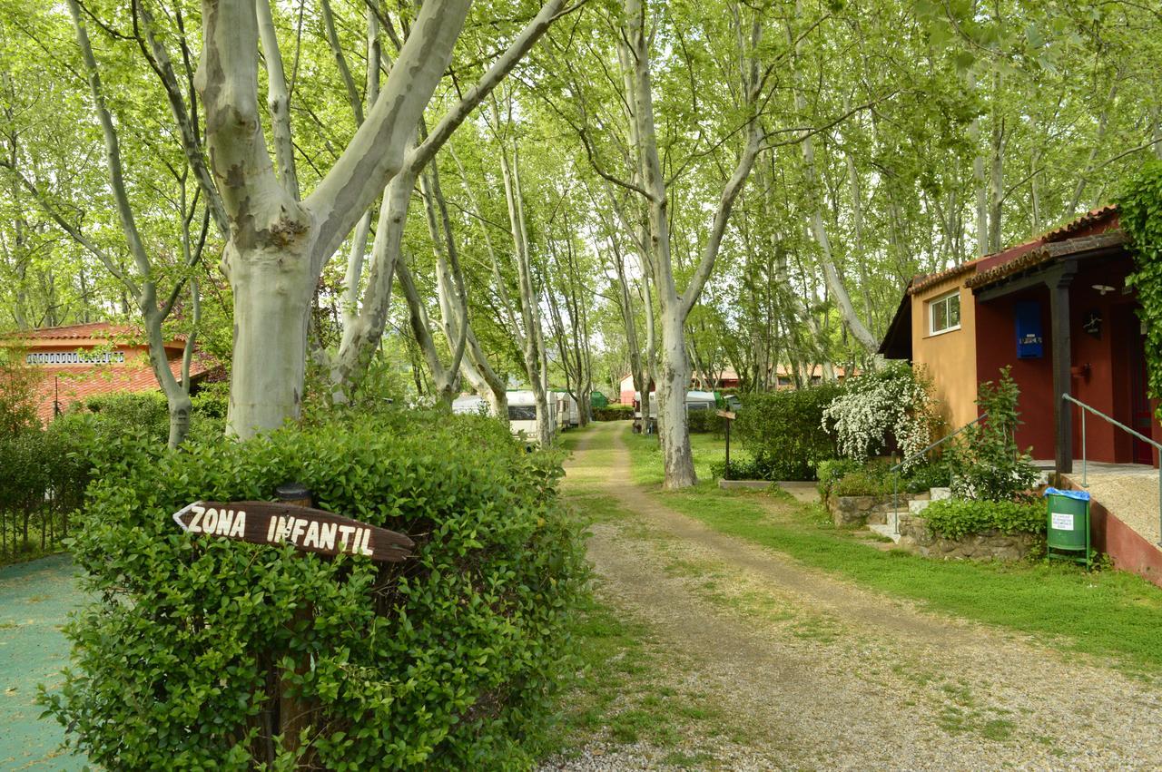 Camping El Pinajarro Hervás Екстериор снимка