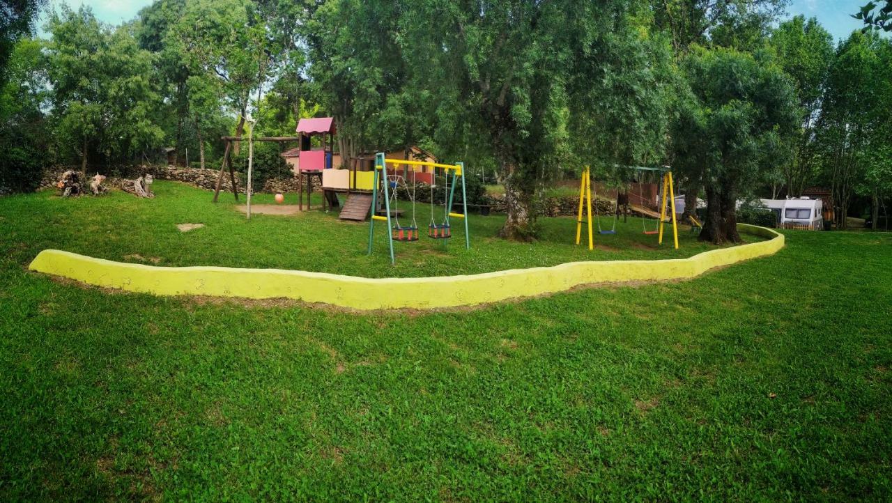 Camping El Pinajarro Hervás Екстериор снимка